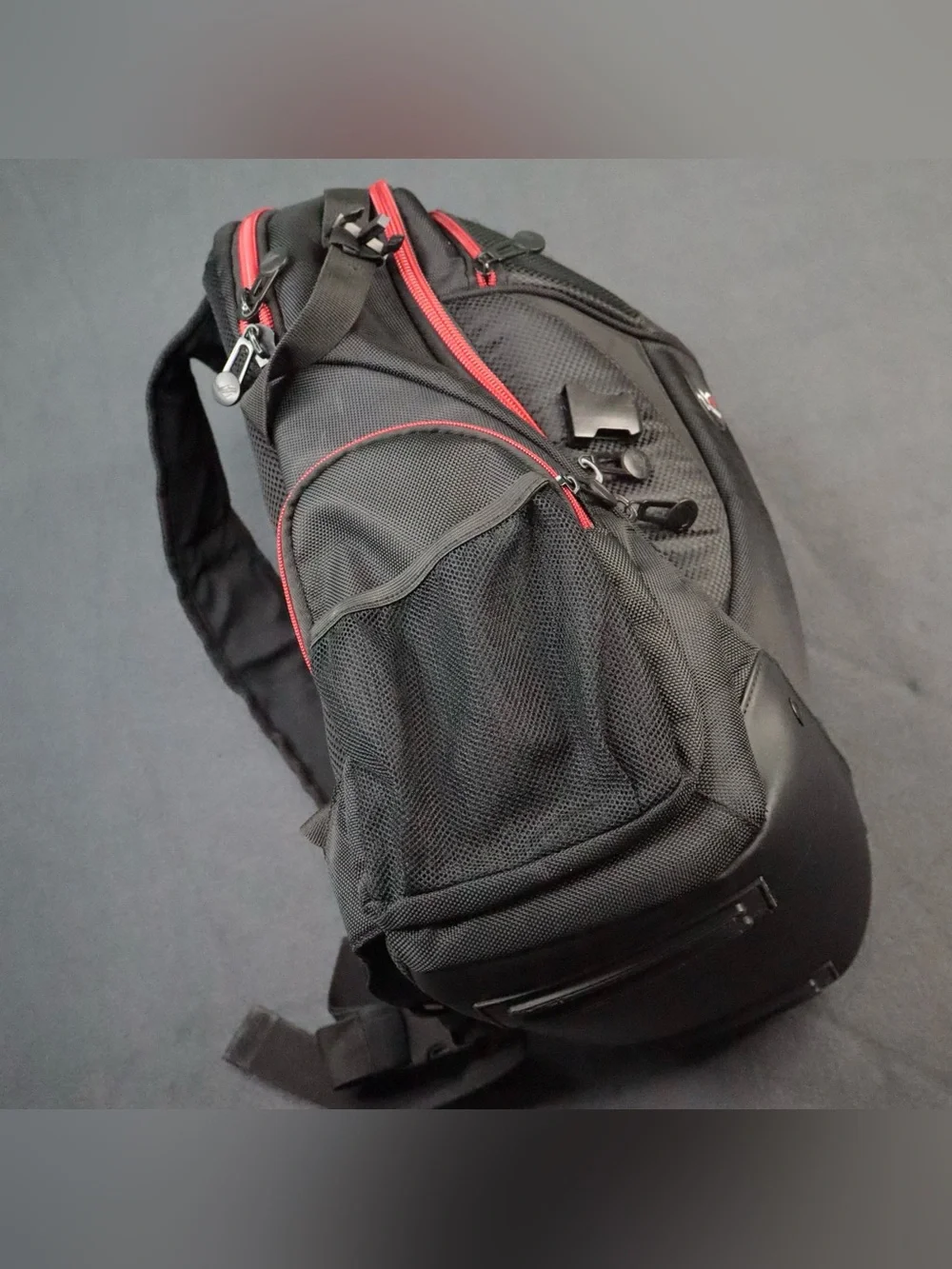 ASUS rog nomad